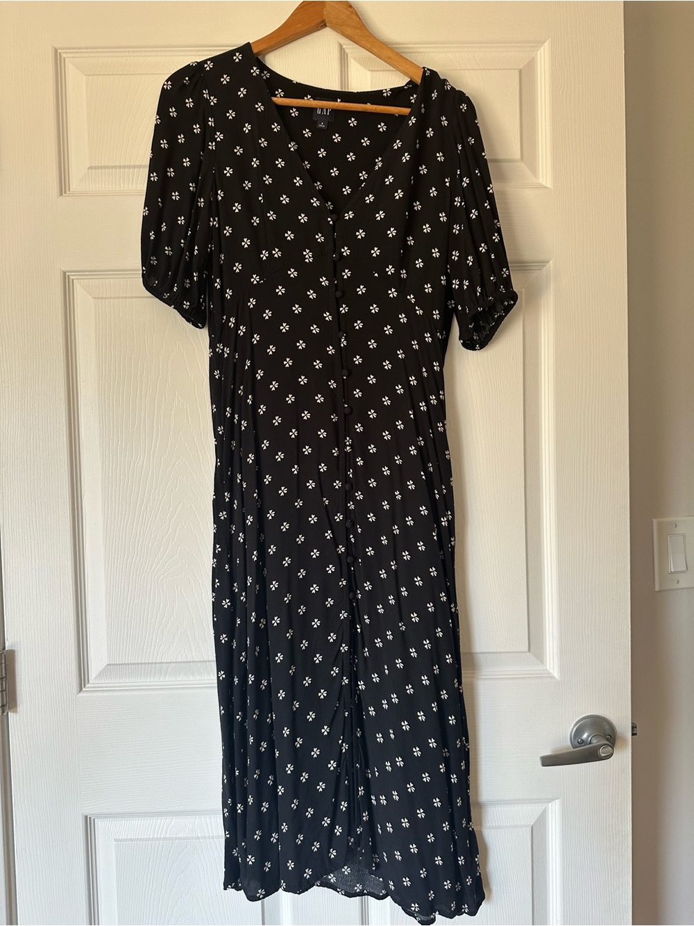 Black GAP Floral Button-Front Midi Dress